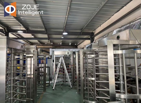 ZOJE は生産中にすべてのフルハイト回転木戸の品質をどのように保証していますか?
